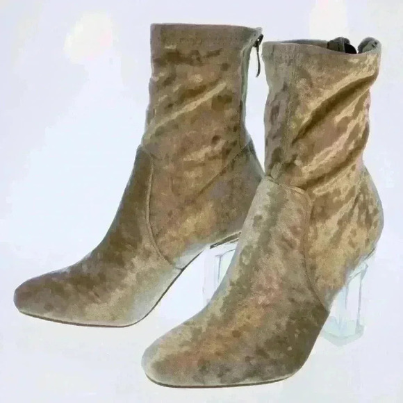 NIB Cape Robbin by Nasty Gal Fay-11 Women's Gray Crushed Velvet Zip Boot $88 - Picture 6 of 9